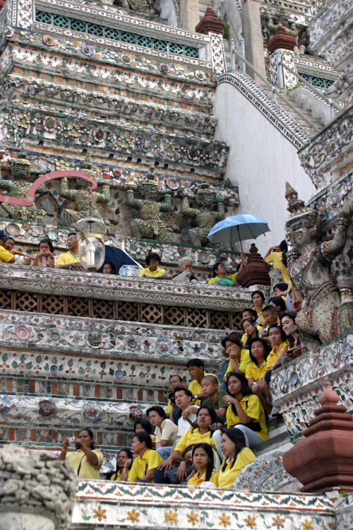 Yellow Shirts at Wat Arun